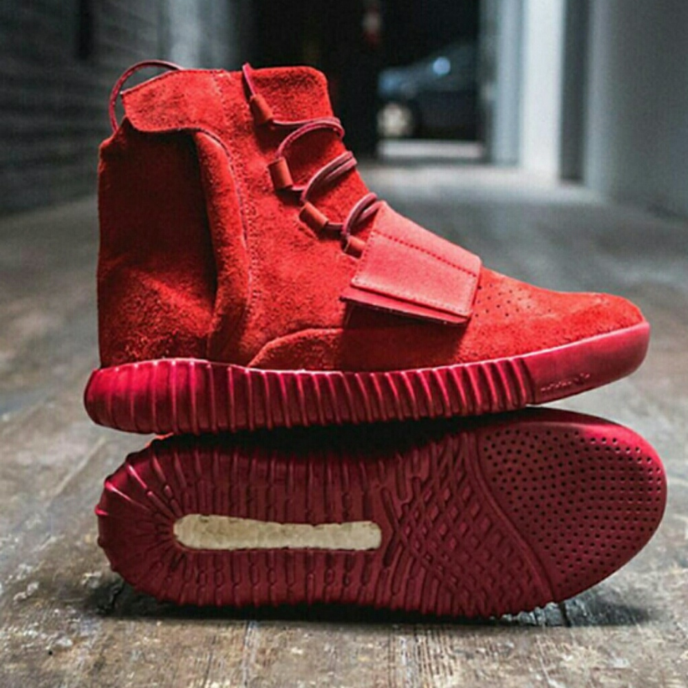 All red yezzes boats
